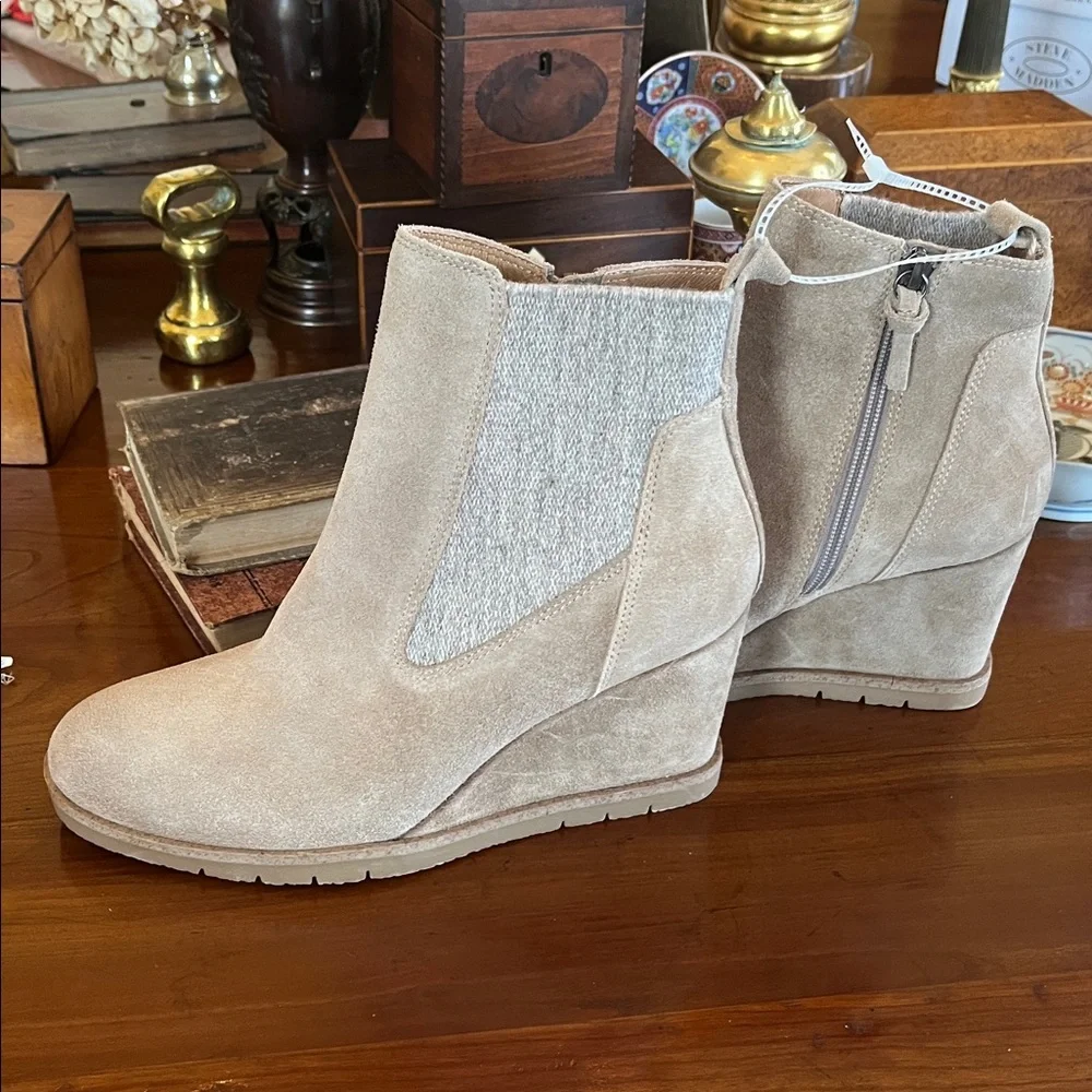 Sofft chic wedge
